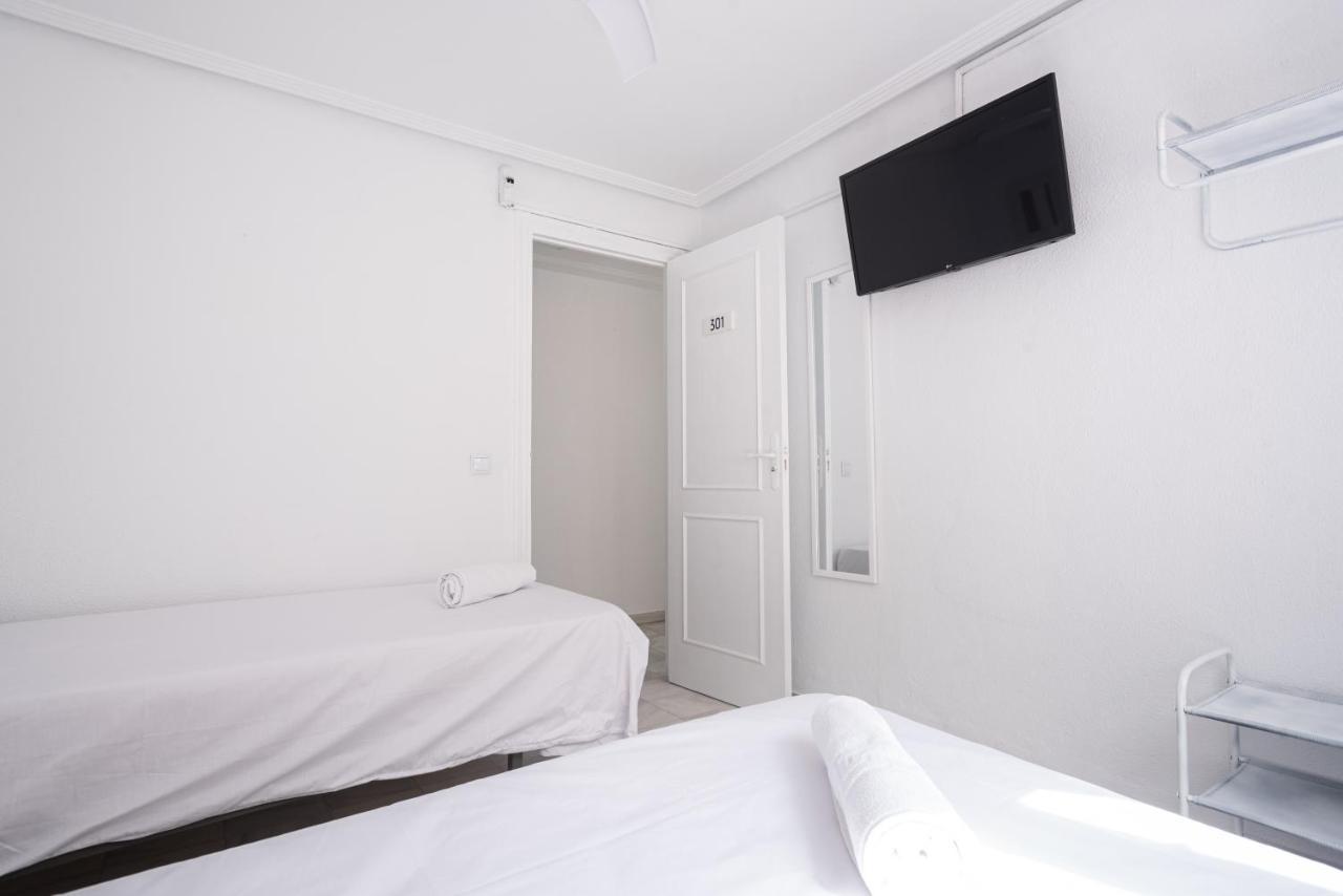 Hostal Alicia San Pedro de Alcántara Extérieur photo